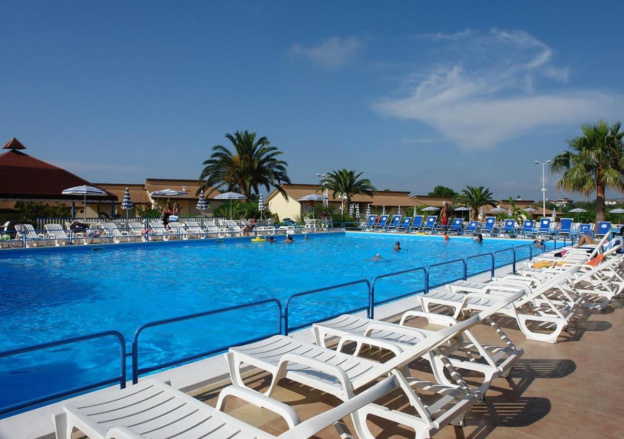 La Pace Village Residence Club Tropea Bagian luar foto